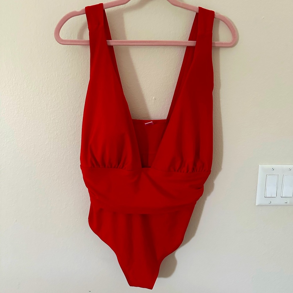 Beautiful One Piece Swimsuit.Get ready for Spring/Summer. This is a must have.